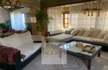 Apartment - 2 Bedrooms - 2 Bathrooms for sale in Souk EL Zahraa Wa Al Maadi St. - Zahraa El Maadi - Hay El Maadi - Cairo