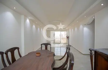 Apartment - 3 Bedrooms - 2 Bathrooms for sale in Saeed Zou Al Fakar St. - Janaklees - Hay Sharq - Alexandria