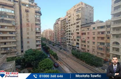 Apartment - 3 Bedrooms - 3 Bathrooms for sale in Ahmed Shawky St. - Bolkly - Hay Sharq - Alexandria