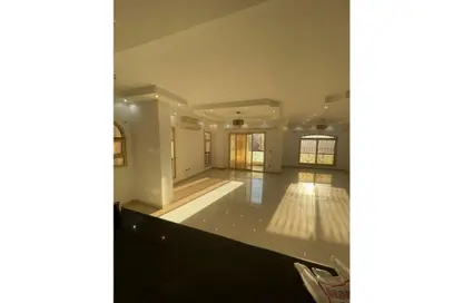 Apartment - 3 Bedrooms - 2 Bathrooms for sale in Area B - Ganoob El Acadimia - New Cairo City - Cairo