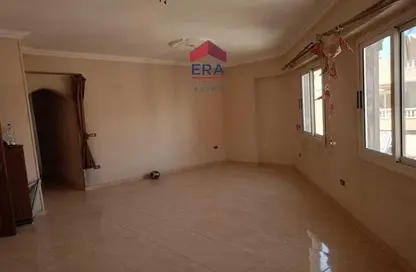 Apartment - 3 Bedrooms - 1 Bathroom for sale in Zahraa Al Maadi St. - Degla - Hay El Maadi - Cairo