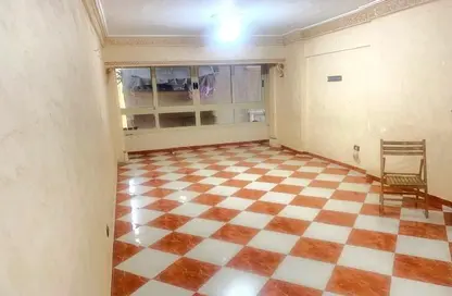 Apartment - 3 Bedrooms - 1 Bathroom for rent in Camp Chezar - Hay Wasat - Alexandria