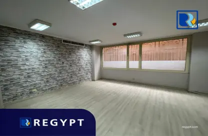 Office Space - Studio - 4 Bathrooms for rent in Al Laselky St. - El Laselky - New Maadi - Hay El Maadi - Cairo