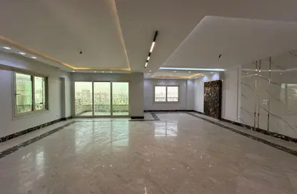 Apartment - 3 Bedrooms - 3 Bathrooms for sale in Ahmed Fakhry St. - 6th Zone - Nasr City - Cairo