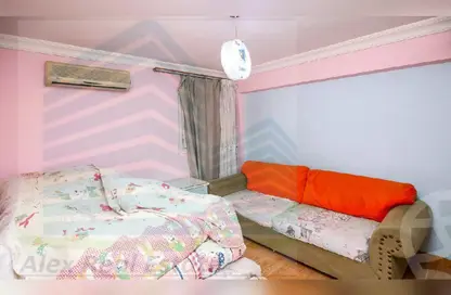 Apartment - 3 Bedrooms - 1 Bathroom for rent in Famous St. - Camp Chezar - Hay Wasat - Alexandria