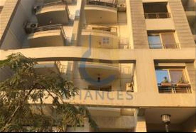 Apartment - 4 Bedrooms - 3 Bathrooms for sale in Bavaria Town - Zahraa El Maadi - Hay El Maadi - Cairo