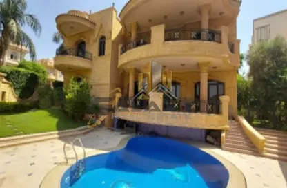 Villa - 5 Bedrooms - 5 Bathrooms for sale in Ganoob El Acadimia - New Cairo City - Cairo