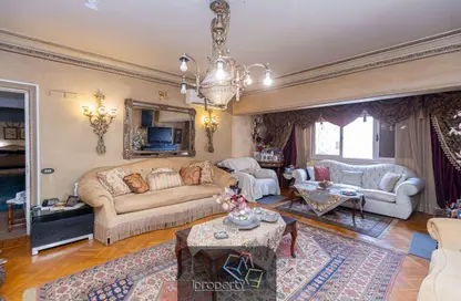 Apartment - 4 Bedrooms - 4 Bathrooms for sale in Al Farek Ismail Srhank St. - Laurent - Hay Sharq - Alexandria