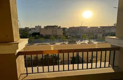 Apartment - 2 Bedrooms - 3 Bathrooms for sale in Maadi View - El Shorouk Compounds - Shorouk City - Cairo