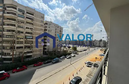 Apartment - 3 Bedrooms - 3 Bathrooms for sale in Al Nozha St. - El Ismailia Square - Heliopolis - Masr El Gedida - Cairo