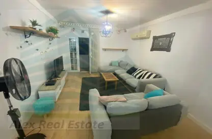 Apartment - 2 Bedrooms - 1 Bathroom for rent in Kafr Abdo St. - Kafr Abdo - Roushdy - Hay Sharq - Alexandria