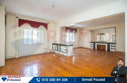 Apartment - 5 Bedrooms - 4 Bathrooms for sale in Mostafa Abou Heif St. - Saba Basha - Hay Sharq - Alexandria