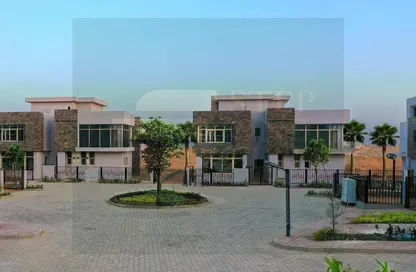 Villa - 3 Bedrooms - 3 Bathrooms for sale in Sun Capital - Fayoum Desert road - 6 October City - Giza