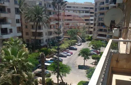 Apartment - 2 Bedrooms - 2 Bathrooms for sale in Corniche Al Maamoura - Al Maamoura - Hay Than El Montazah - Alexandria