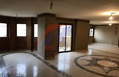 Apartment - 3 Bedrooms - 3 Bathrooms for rent in Moez Al Dawla St. - 6th Zone - Nasr City - Cairo