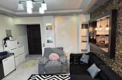 Apartment - 3 Bedrooms - 3 Bathrooms for sale in Tabarak - Zahraa El Maadi - Hay El Maadi - Cairo