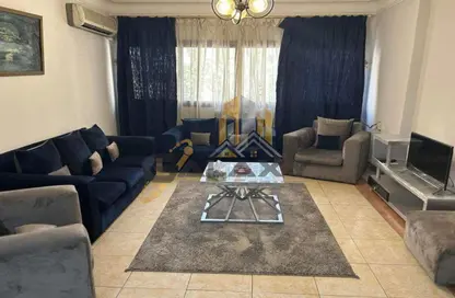 Apartment - 2 Bedrooms - 1 Bathroom for rent in Ahmed Heshmat St. - Zamalek - Cairo