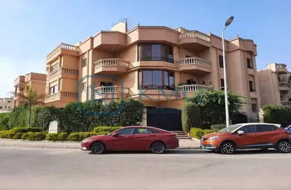 Villa for sale in Doctor Yassin Abdel Ghaffar St. - Area C - Ganoob El Acadimia - New Cairo City - Cairo