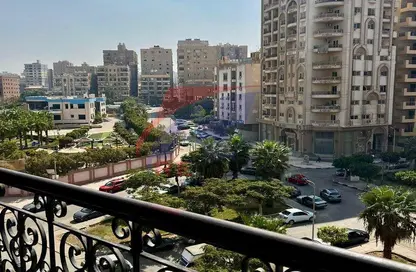 Apartment - 3 Bedrooms - 2 Bathrooms for sale in Abd Al Aziz Essa St. - 10th Zone - Nasr City - Cairo