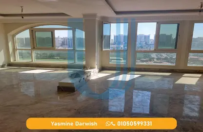 Apartment - 4 Bedrooms - 3 Bathrooms for sale in Victor Ammanuel Square - Smouha - Hay Sharq - Alexandria