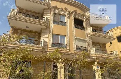 Apartment - 3 Bedrooms - 3 Bathrooms for sale in Area B - Ganoob El Acadimia - New Cairo City - Cairo