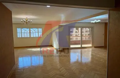 Apartment - 4 Bedrooms - 3 Bathrooms for sale in Abou Dawoud Al Zahery St. - 6th Zone - Nasr City - Cairo