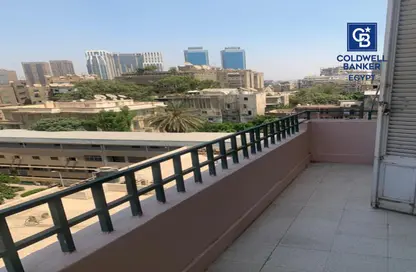 Apartment - 2 Bedrooms - 1 Bathroom for rent in Hassan Assem St. - Zamalek - Cairo