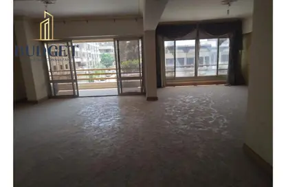 Apartment - 3 Bedrooms - 2 Bathrooms for sale in Mostafa Al Nahas St. - 6th Zone - Nasr City - Cairo