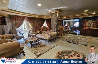 Apartment - 5 Bedrooms - 4 Bathrooms for sale in Abdel Salam Aref St. - Laurent - Hay Sharq - Alexandria