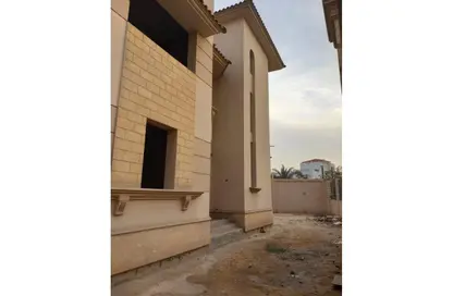 Villa - 5 Bedrooms - 5 Bathrooms for sale in Royal City - Sheikh Zayed Compounds - Sheikh Zayed City - Giza