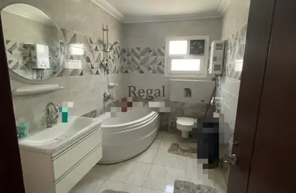 Apartment - 3 Bedrooms - 2 Bathrooms for sale in Omar Ibn Al Khattab St. - Al Sefarat District - Nasr City - Cairo