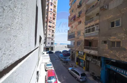 Apartment - 2 Bedrooms - 1 Bathroom for sale in Khaled Ibn Al Walid St. - Sidi Beshr - Hay Awal El Montazah - Alexandria