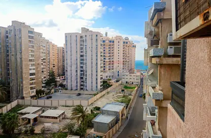 Apartment - 3 Bedrooms - 3 Bathrooms for rent in Al Moaskar Al Romani St. - Roushdy - Hay Sharq - Alexandria