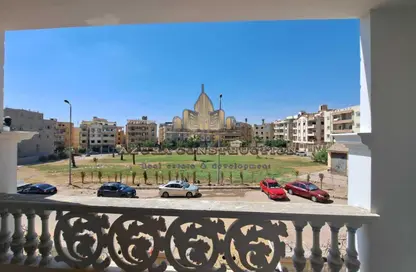 Apartment - 3 Bedrooms - 3 Bathrooms for sale in Beverly Hills Road - 17th District - Sheikh Zayed City - Giza