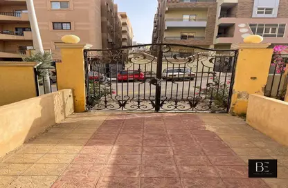 Apartment - 3 Bedrooms - 2 Bathrooms for sale in South Lotus - El Lotus - New Cairo City - Cairo