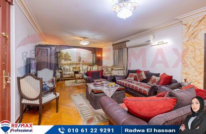 Apartment - 3 Bedrooms - 2 Bathrooms for sale in Omar Lotfy St. - Sporting - Hay Sharq - Alexandria