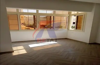 Apartment - 2 Bedrooms - 1 Bathroom for sale in Dorra - North Investors Area - New Cairo City - Cairo