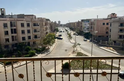 Apartment - 3 Bedrooms - 3 Bathrooms for sale in 6th Area East - Shorouk City - Cairo