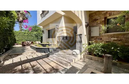 Twin House - 5 Bedrooms - 5 Bathrooms for sale in Zayed 2000 - 4th District - Sheikh Zayed City - Giza