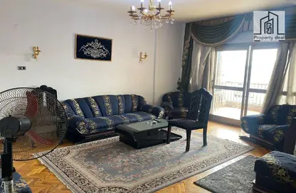 Apartment - 2 Bedrooms - 1 Bathroom for sale in Amin Al Shamsi Basha St. - El Hegaz Square - El Nozha - Cairo