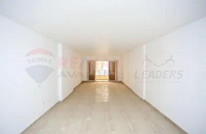 Apartment - 3 Bedrooms - 2 Bathrooms for sale in New Smouha - Smouha - Hay Sharq - Alexandria