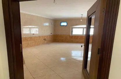 Apartment - 4 Bedrooms - 3 Bathrooms for sale in South Teseen St. - The 5th Settlement - New Cairo City - Cairo