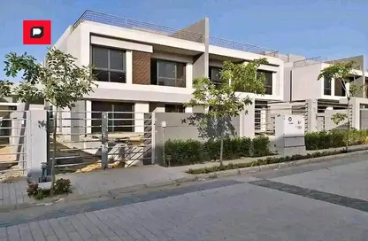 Villa - 4 Bedrooms - 3 Bathrooms for sale in The Crest - 5th Settlement Compounds - The 5th Settlement - New Cairo City - Cairo