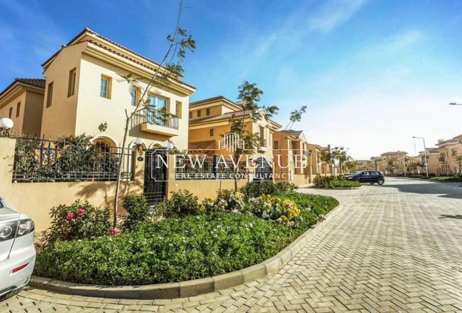 Villa - 5 Bedrooms - 7 Bathrooms for sale in Hyde Park - 5th Settlement Compounds - The 5th Settlement - New Cairo City - Cairo