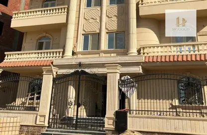 Apartment - 2 Bedrooms - 2 Bathrooms for sale in Al Andalus District - New Cairo City - Cairo