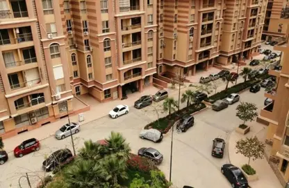 Apartment - 3 Bedrooms - 3 Bathrooms for sale in Maadi Gardens - Maadi - Hay El Maadi - Cairo