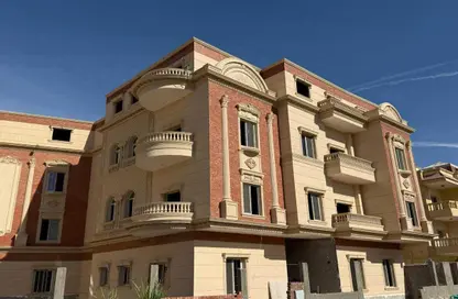 Apartment - 4 Bedrooms - 3 Bathrooms for sale in Area D - Ganoob El Acadimia - New Cairo City - Cairo