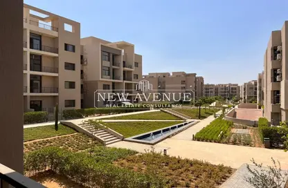 Apartment - 3 Bedrooms - 2 Bathrooms for sale in Moon Residences - Fifth Square - The 5th Settlement - New Cairo City - Cairo