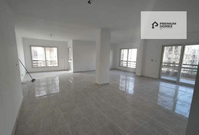 Apartment - 3 Bedrooms - 3 Bathrooms for sale in Madinaty - Cairo