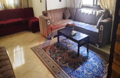 Apartment - 2 Bedrooms - 1 Bathroom for rent in Dr Mahmoud Hoballah St. - 8th Zone - Nasr City - Cairo